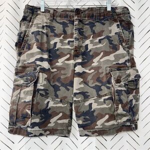 American Eagle Classic Flex Lived In 10” Camouflage Cargo Shorts
